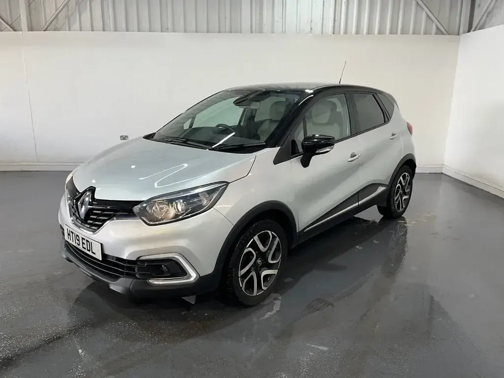 Używany Renault Captur Iconic 90 KM (66 kW) 2019 Srebrny SUV