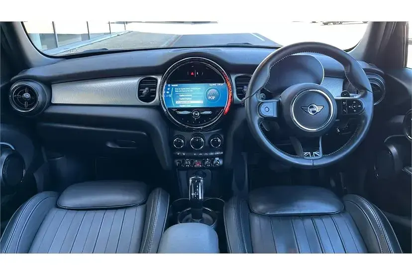 Usado Mini Cooper S Exclusive 178 HP (130 kW) 2023 Preto Citadino