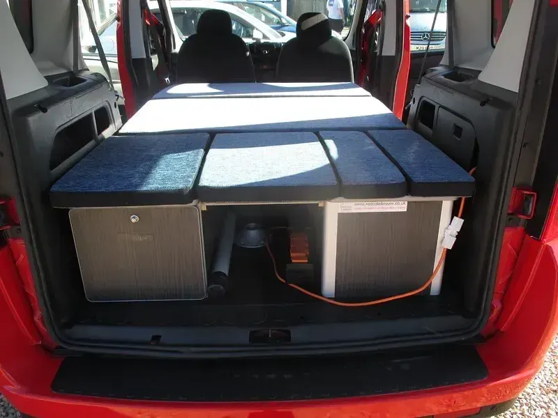 Used Fiat Doblò 90 HP (66 kW) 2013 Red MPV