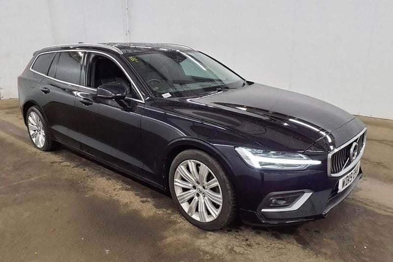 Used Volvo V60 Inscription 250 HP (183 kW) 2019 Black Estate