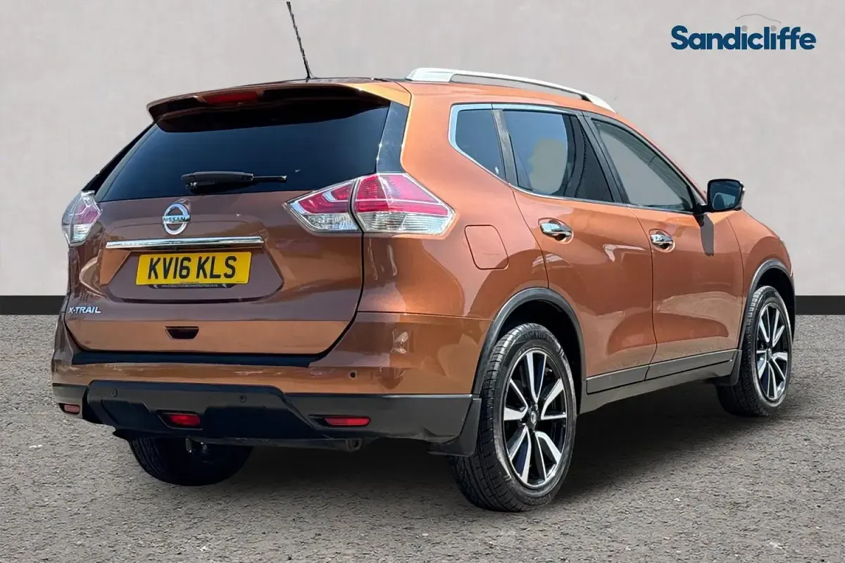 Used Nissan X-Trail Tekna 130 HP (95 kW) 2015 Orange SUV
