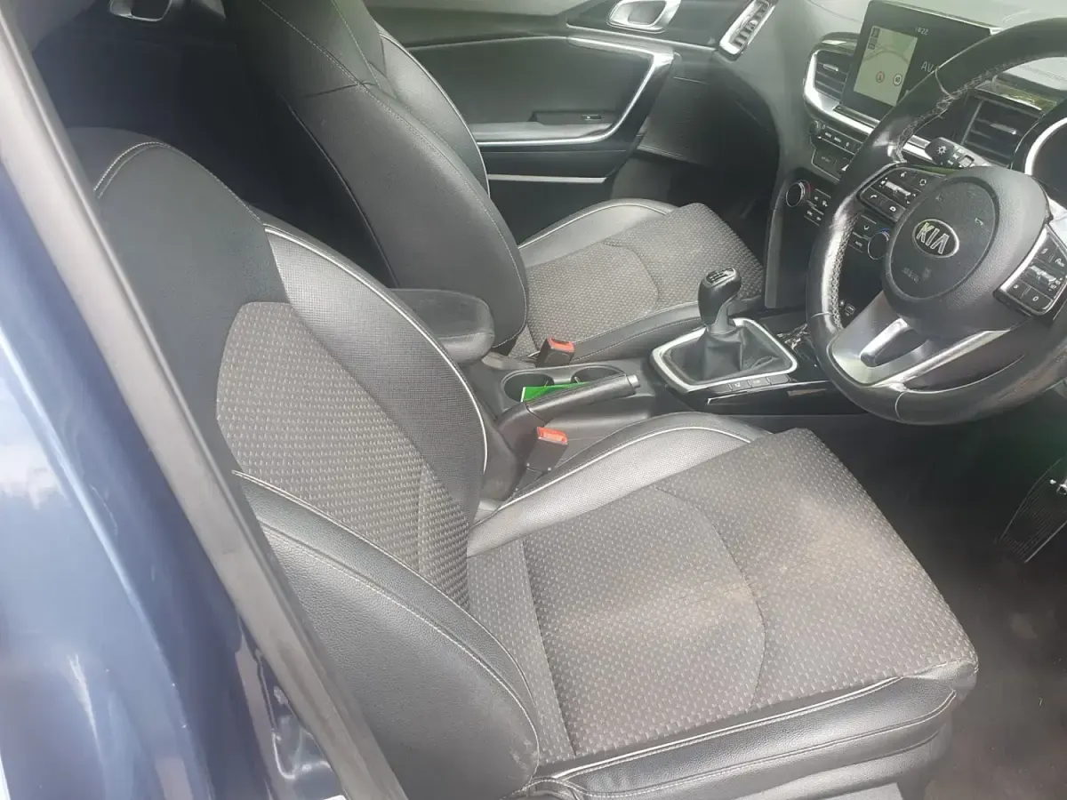 Używany Kia Ceed 136 KM (100 kW) 2019 Niebieski Hatchback