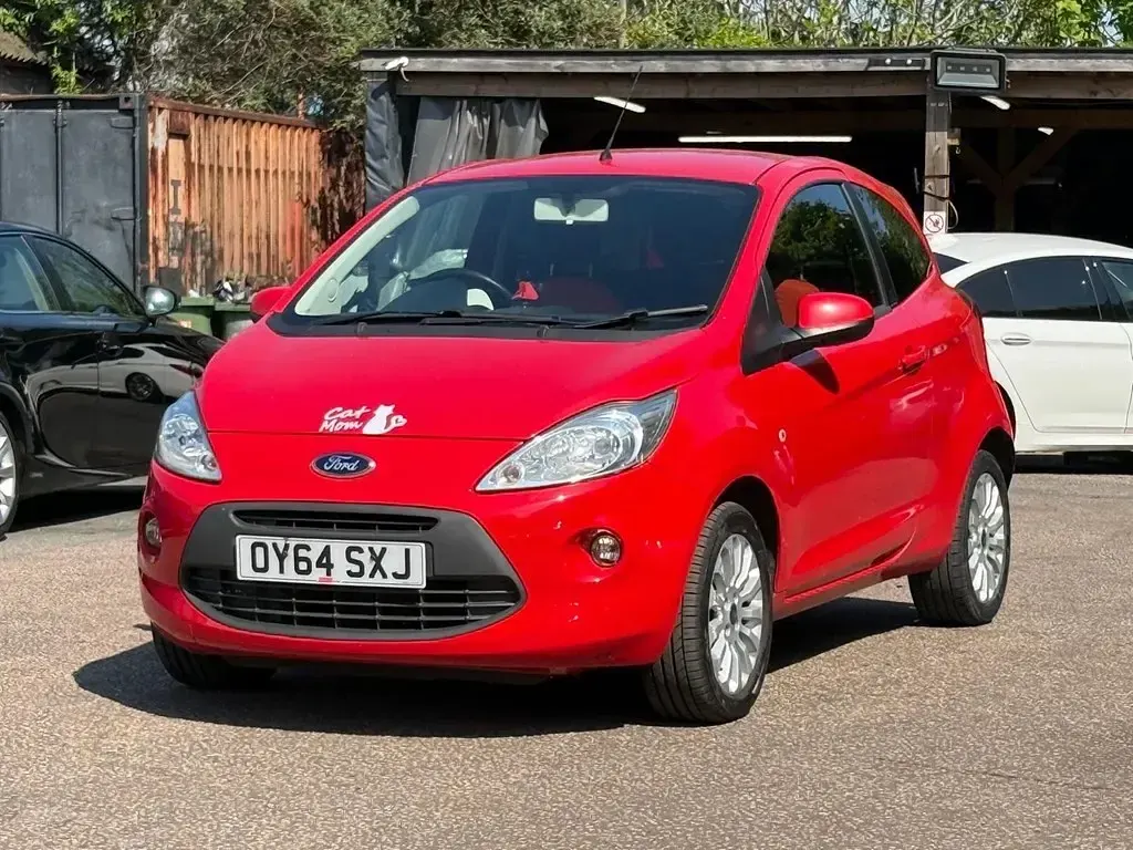 Usado Ford Ka Zetec 69 HP (50 kW) 2014 Vermelho Citadino