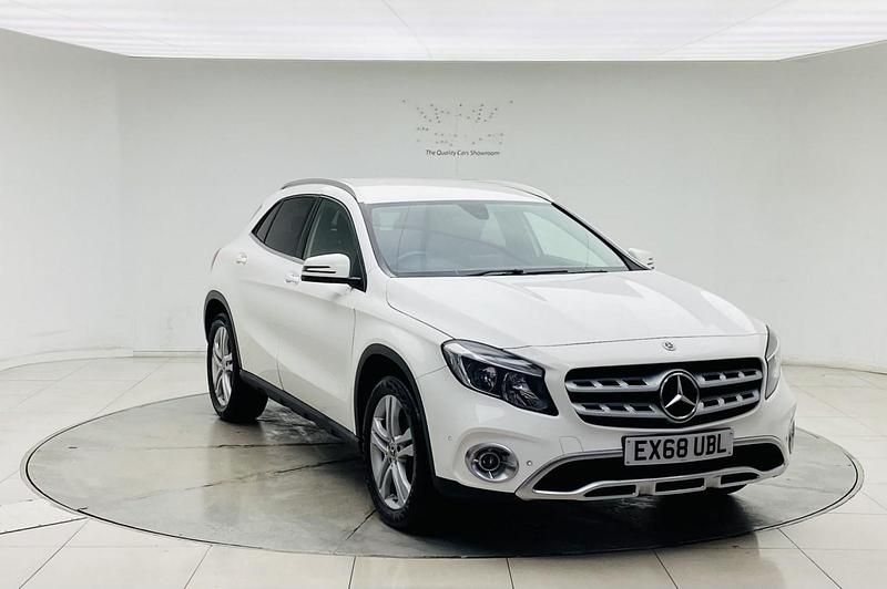 Used Mercedes GLA220 Executive 2018 White SUV