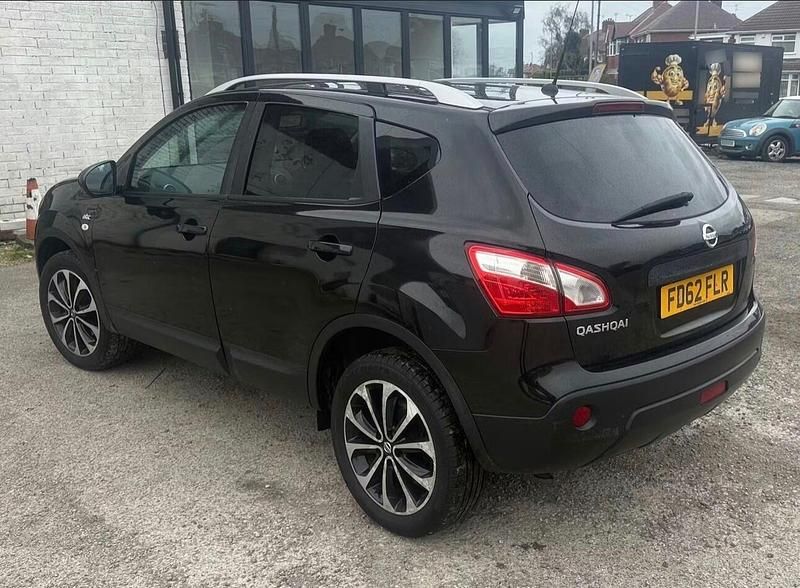 Used Nissan Qashqai N-TEC 141 HP (103 kW) 2012 Black SUV