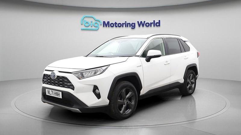 Used Toyota RAV4 Hybrid Design 222 HP (163 kW) 2021 White SUV