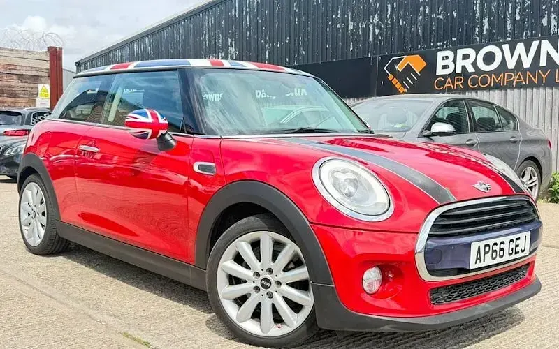 Used Mini Cooper Hatch 116 HP (85 kW) 2017 Hatchback
