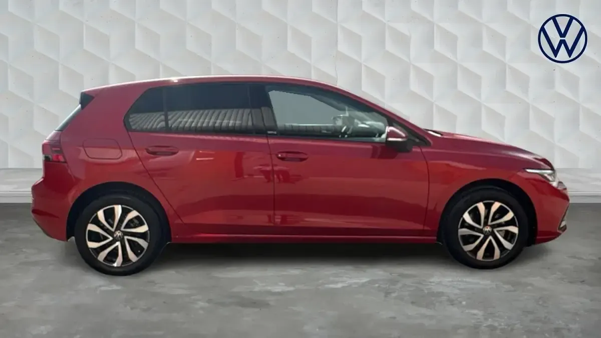 Second-hand VW Golf VIII Active 2022 Roșu Hatchback