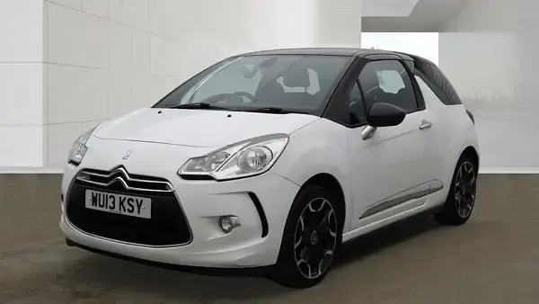 Used Citroën DS3 90 HP (66 kW) 2013 White Hatchback