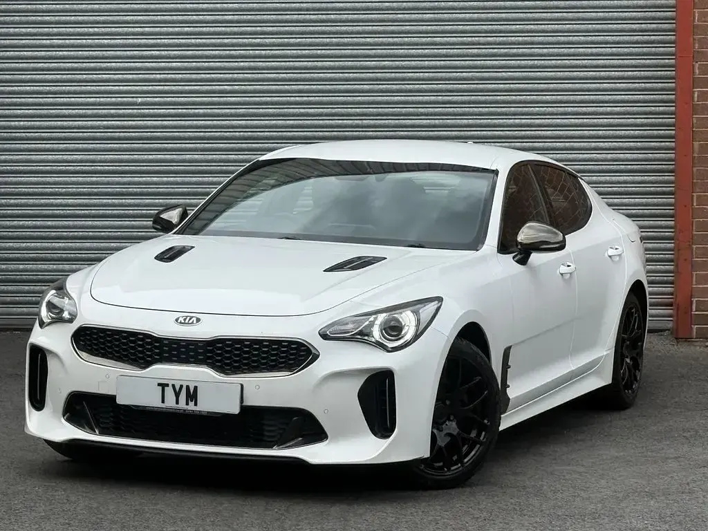 Used Kia Stinger GT-Line 197 HP (144 kW) 2019 White Hatchback