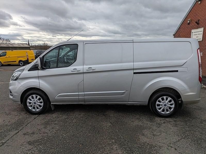 Used Ford Transit Custom Limited 130 HP (95 kW) 2023 Silver Van