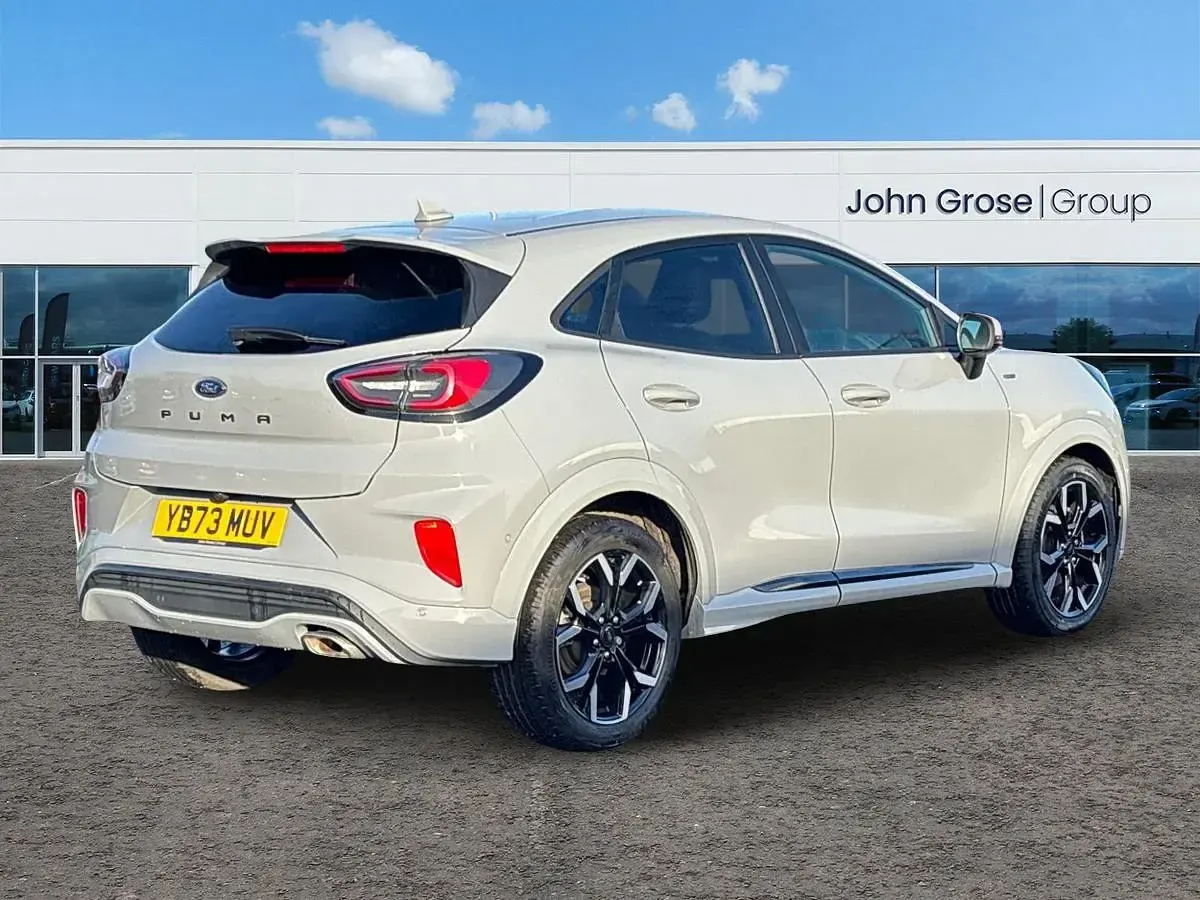 Begagnad Ford Puma ST-Line X 2023 Grå Halvkombi