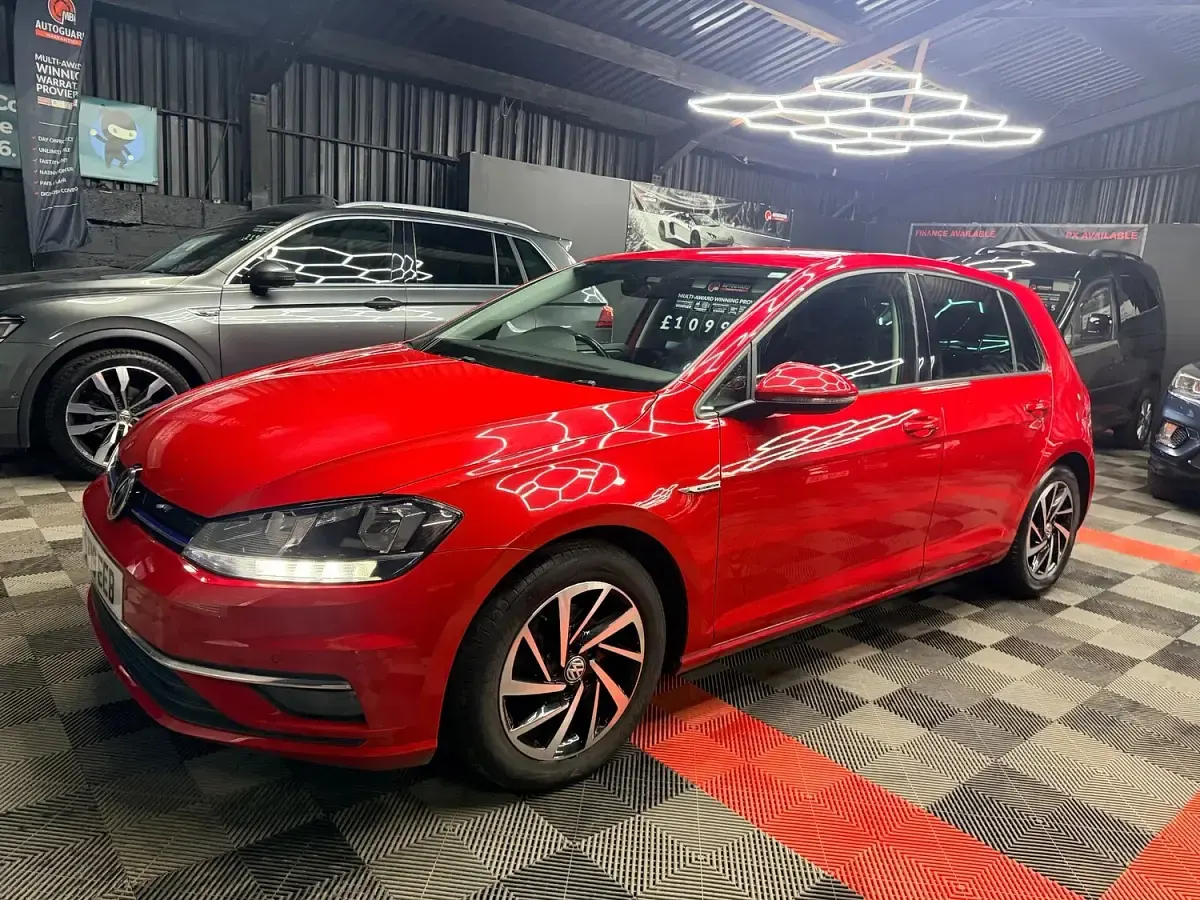 Used VW Golf VII Match 130 HP (95 kW) 2019 Red Hatchback