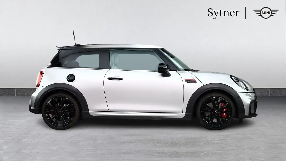 Używany Mini John Cooper Works Hatch 228 KM (167 kW) 2023 Srebrny Hatchback