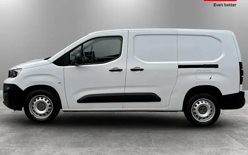 Used Peugeot Partner Premium 102 HP (75 kW) 2023 White MPV