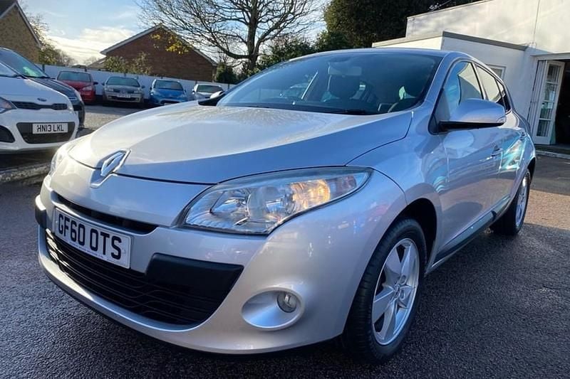 Silver Used 2010 Renault Mégane III Dynamique Hatchback | £5,395 (Expensive) - Image 1/1