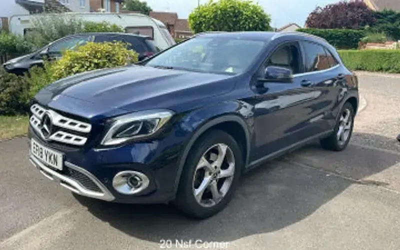 Used Mercedes GLA250 Premium 211 HP (155 kW) 2018 Blue SUV