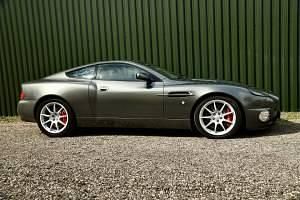 Used Aston Martin Vanquish 460 HP (338 kW) 2004 Silver Coupe