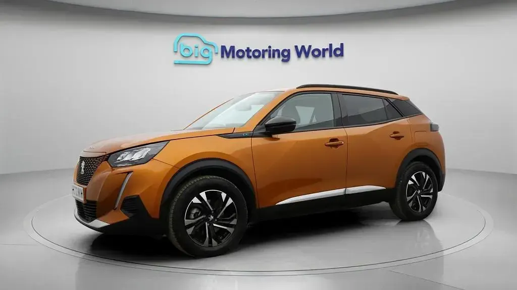 Used Peugeot e-2008 Allure+ 100 kW (136 HP) 2023 Orange SUV