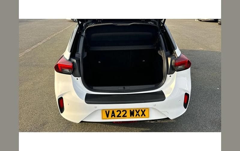 Used Vauxhall Corsa Edition 131 HP (96 kW) 2022 White Hatchback