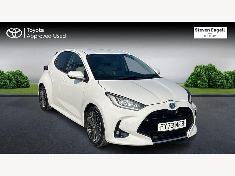 Used Toyota Yaris Hybrid 2023 White Hatchback