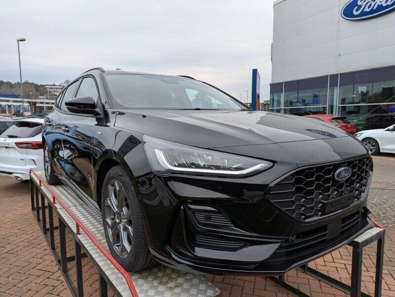 New 2025 Ford Focus ST-Line Estate | £29,999 (A bit pricey) - Image 1/4