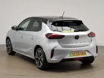 Usado Vauxhall Corsa-e 100 kW (136 HP) 2024 Prateado Citadino