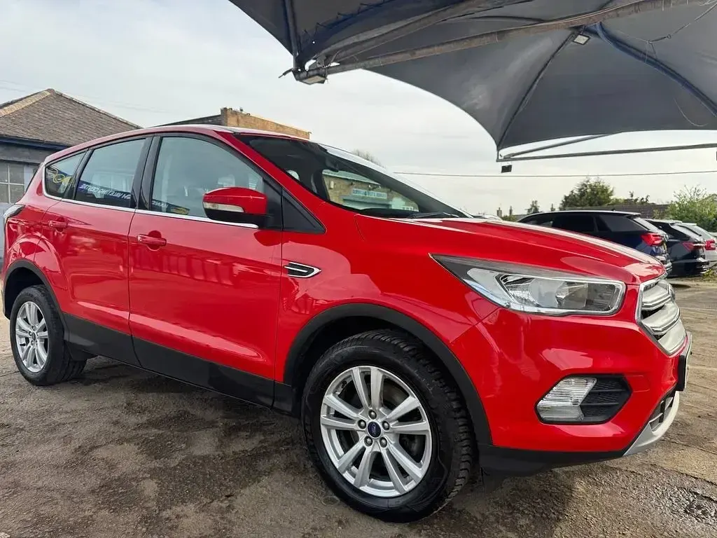 Used Ford Kuga Zetec 150 HP (110 kW) 2019 Red SUV
