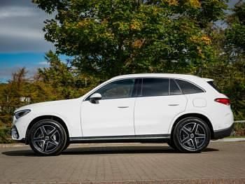 New Mercedes E300 AMG line 333 HP (244 kW) 2025 White SUV