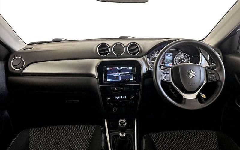 Used Suzuki Vitara SZ-T 140 HP (102 kW) 2019 White SUV