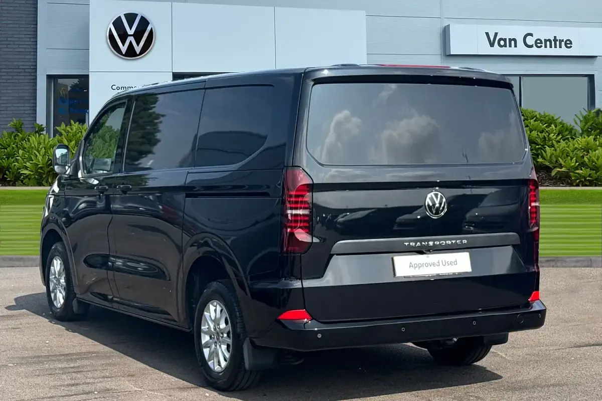 Used VW T7 Pro 150 HP (110 kW) 2025 Black Van