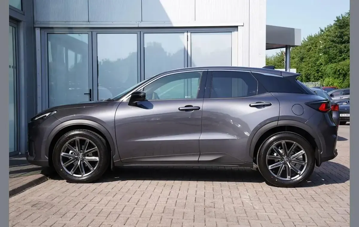 Used Lexus LBX 136 HP (100 kW) 2026 Grey SUV