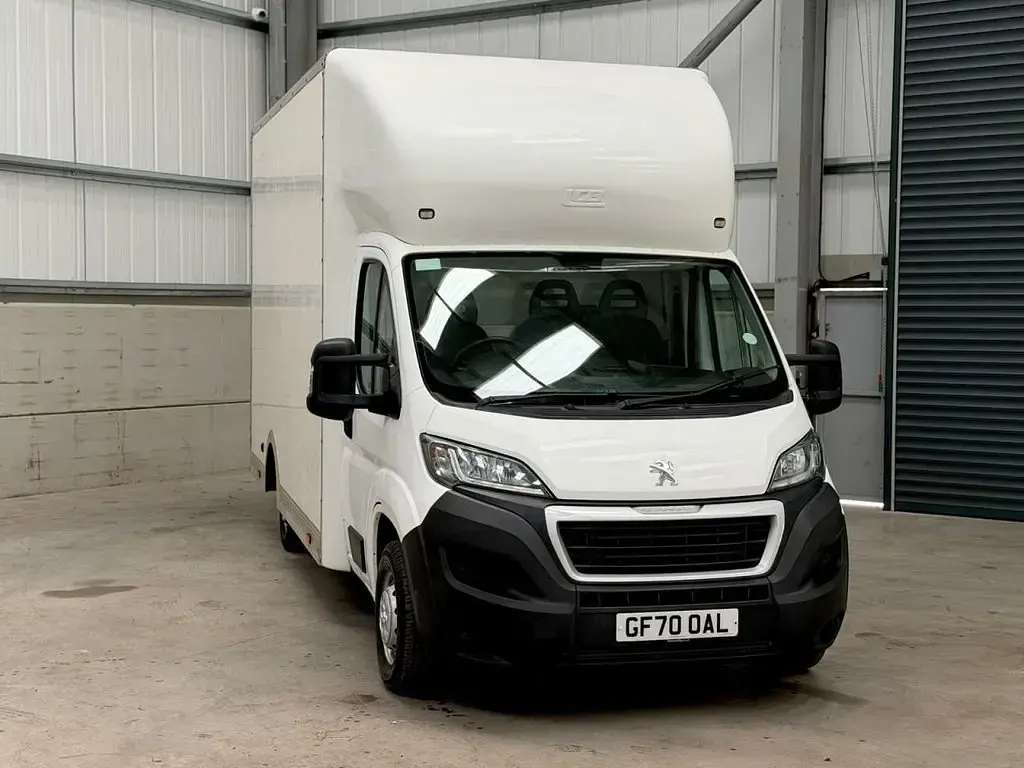 Used Peugeot Boxer 165 HP (121 kW) 2020 White Van