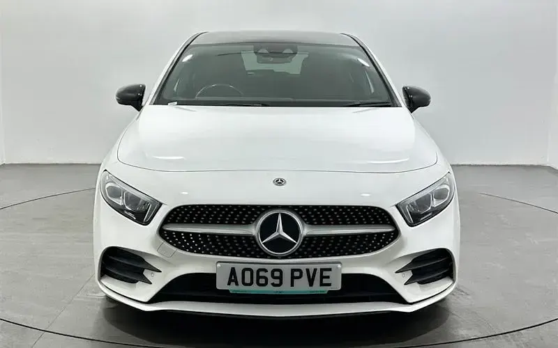 Used Mercedes A220 AMG Line Premium 190 HP (139 kW) 2019 White Hatchback