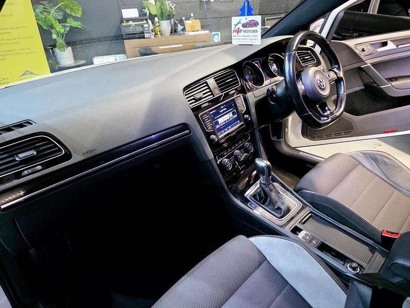 Used VW Golf VII R 2016 White Hatchback