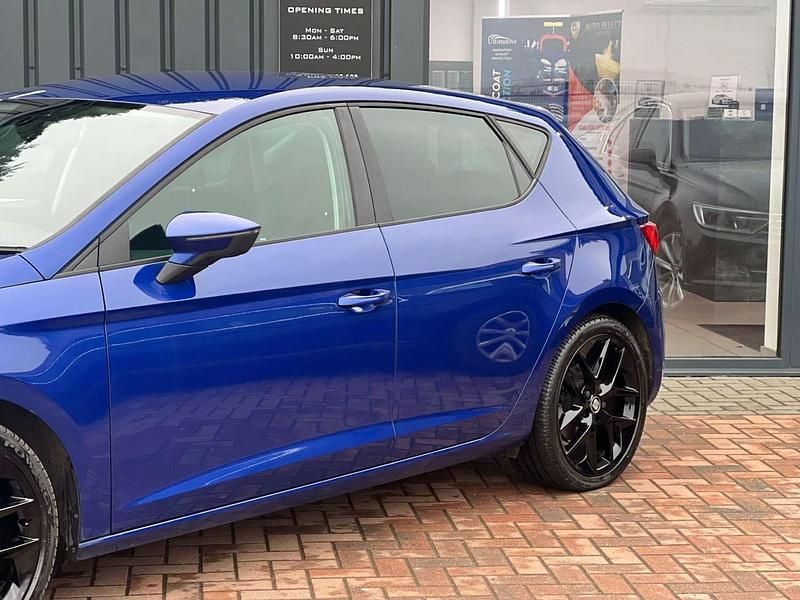 Used Seat Leon FR 150 HP (110 kW) 2018 Blue Hatchback
