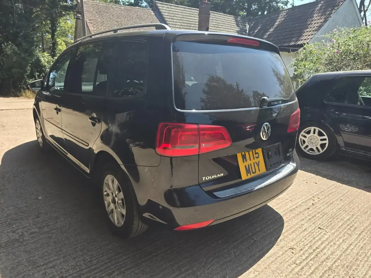 Used VW Touran SE 105 HP (77 kW) 2015 Black MPV