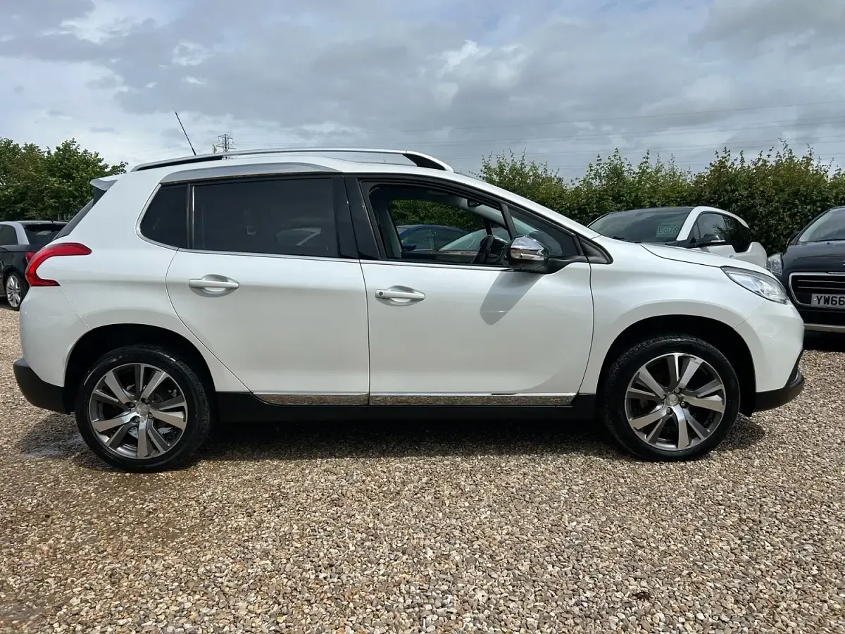 Used Peugeot 2008 2016 White SUV