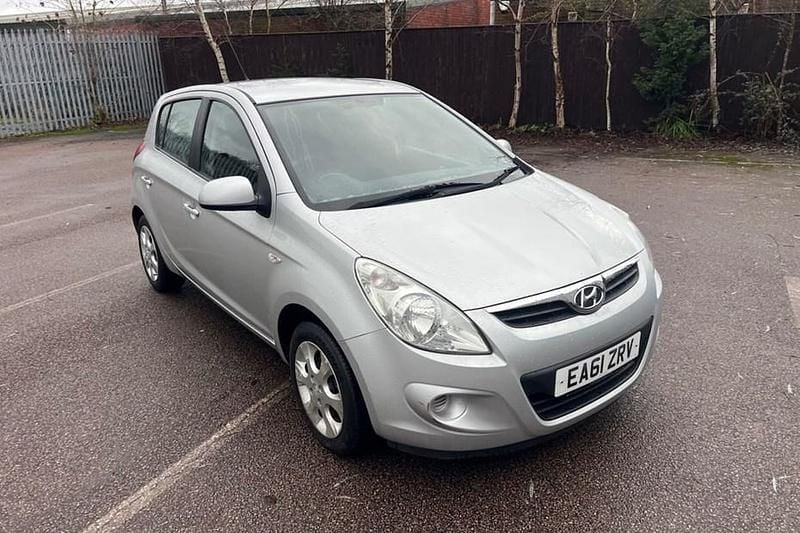 Silver Used 2011 Hyundai i20 Comfort Hatchback | £1,295 (A bit pricey) - Image 1/1