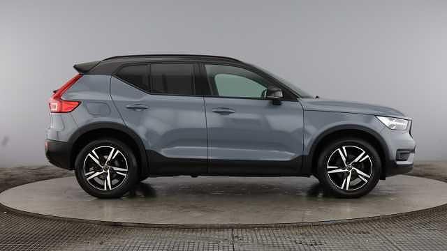 Used Volvo XC40 R-Design 161 HP (118 kW) 2021 SUV