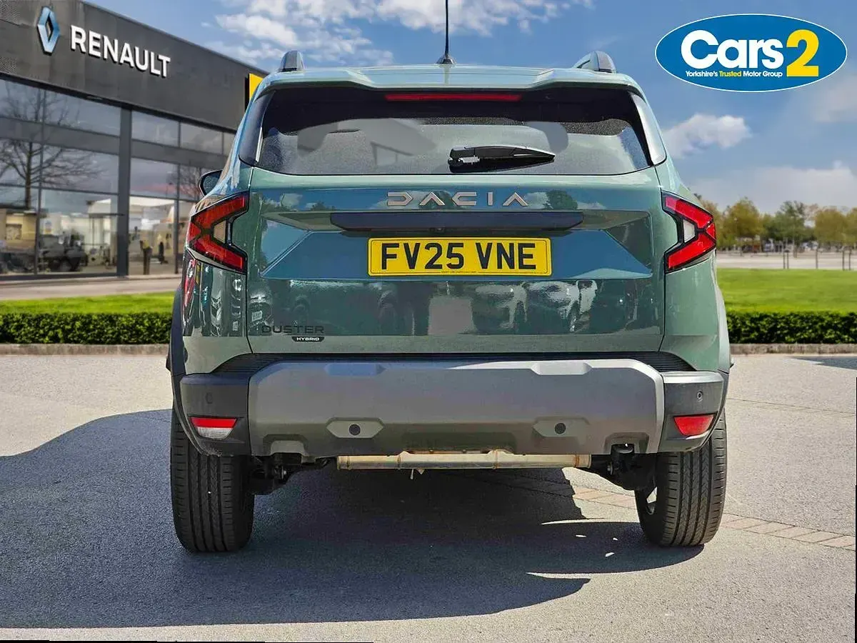 Used Dacia Duster Extreme 143 HP (105 kW) 2025 Green Hatchback
