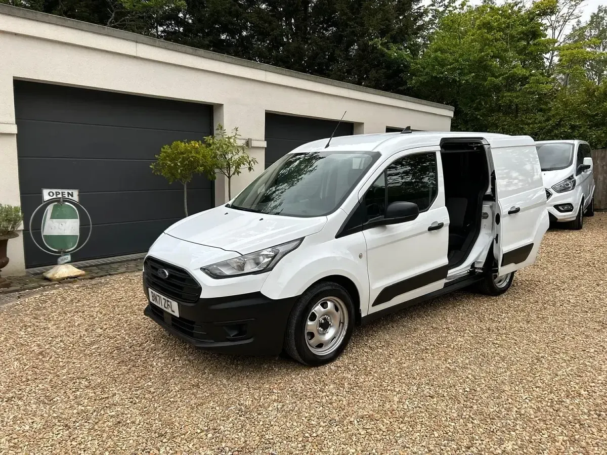 Used Ford Transit Connect 2021 White MPV