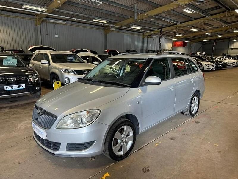 Used Skoda Fabia SE 75 HP (55 kW) 2014 Silver Estate