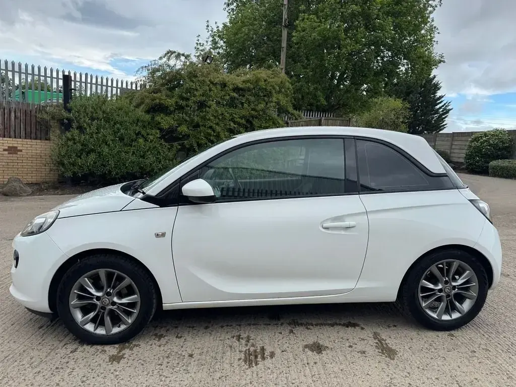 Używany Vauxhall Adam Jam 70 KM (51 kW) 2014 Biały Hatchback