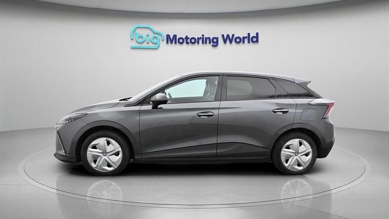 Begagnad MG MG4 EV Trophy 319 kW (435 HK) 2023 Halvkombi