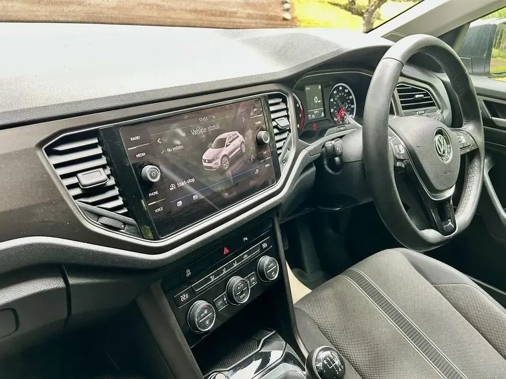 Używany VW T-Roc SE 150 KM (110 kW) 2018 Szary SUV