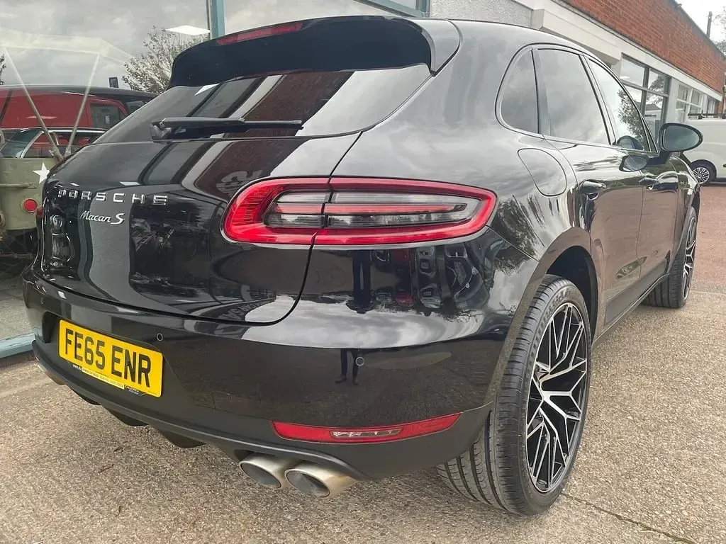 Used Porsche Macan 258 HP (189 kW) 2015 Black SUV