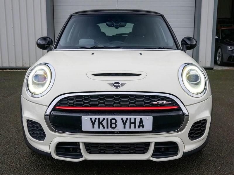 Used Mini John Cooper Works Hatch 231 HP (169 kW) 2018 White Hatchback