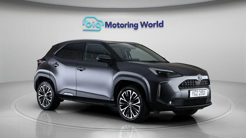 Used Toyota Yaris Hybrid 114 HP (83 kW) 2022 Grey Hatchback