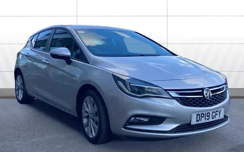 Used Vauxhall Astra Design Edition 105 HP (77 kW) 2019 Hatchback
